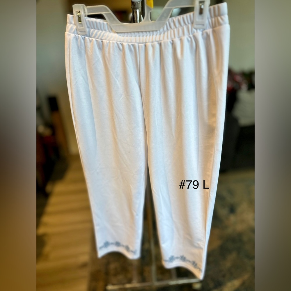 Cream cropped pants L new